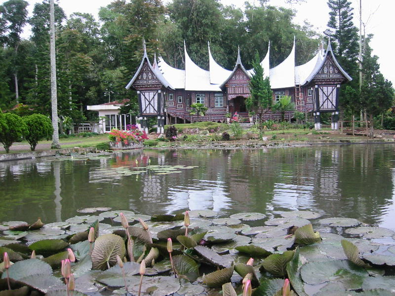 Batak house (Kota Baru, Sumatra).JPG