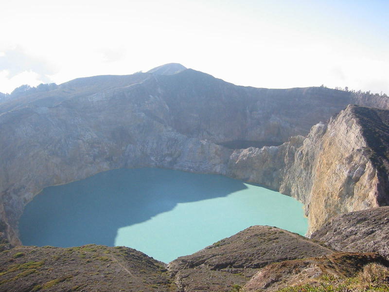 Kelimutu blue lake (Kelimutu, Flores).JPG