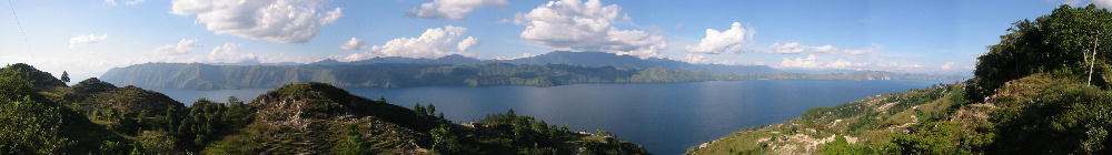 Lake Toba (Sumatra).jpg