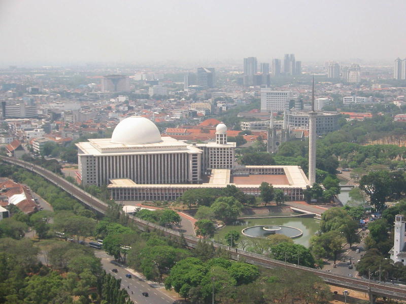 National mosque (Jakarta, Java).JPG