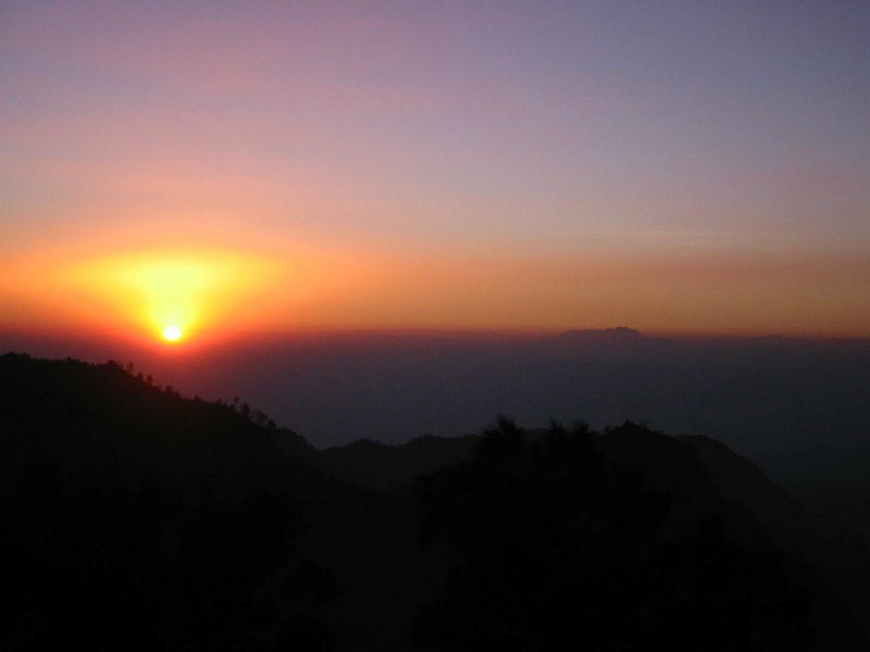 Sunrise over Bromo (Java).JPG