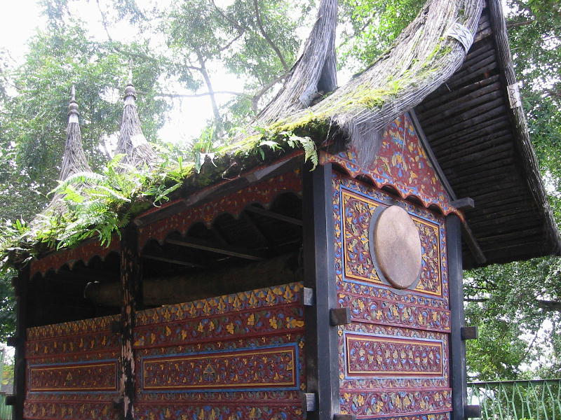 The drum (Bukittinggi, Sumatra).JPG