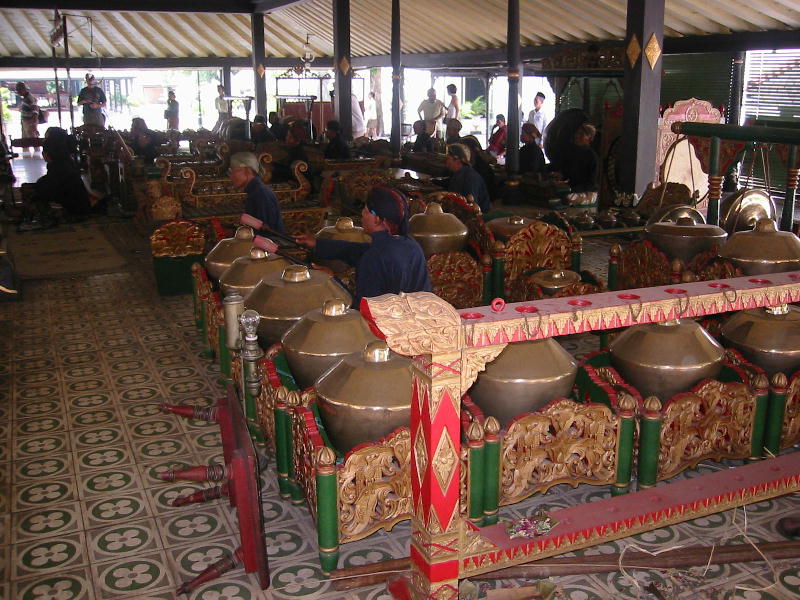 Traditional orchester (Yogya, Java).JPG