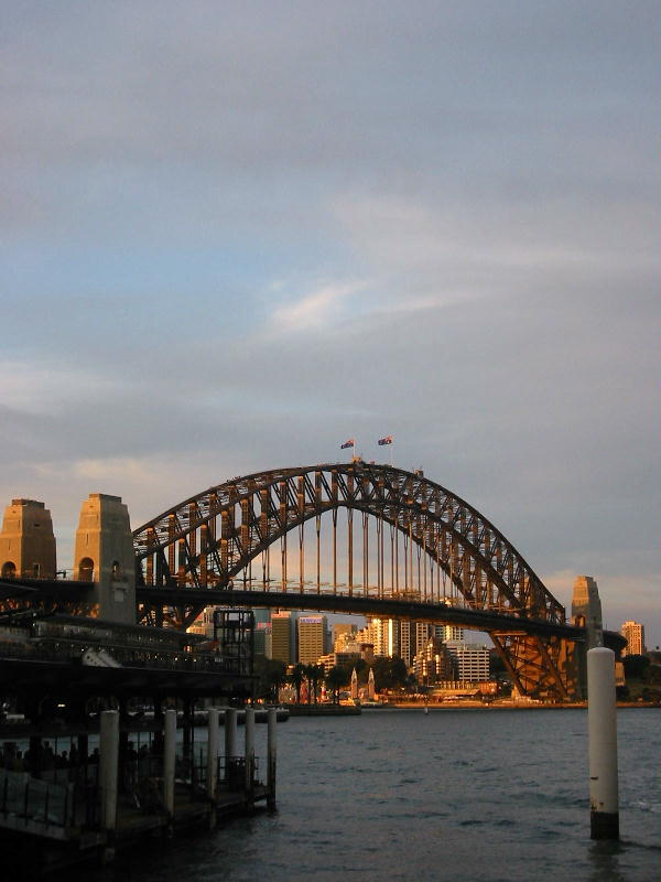 Harbour bridge (Sydney).jpg