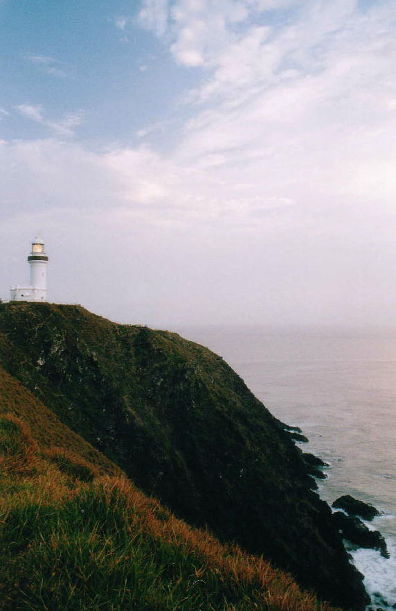 Lighthouse on the end (Byron bay).jpg