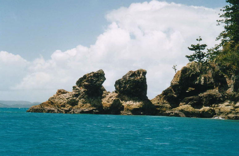 Rock formation (Whitsundays).jpg