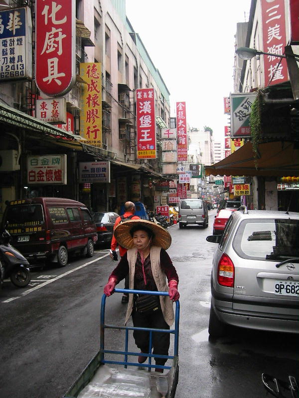 Taipei street.JPG